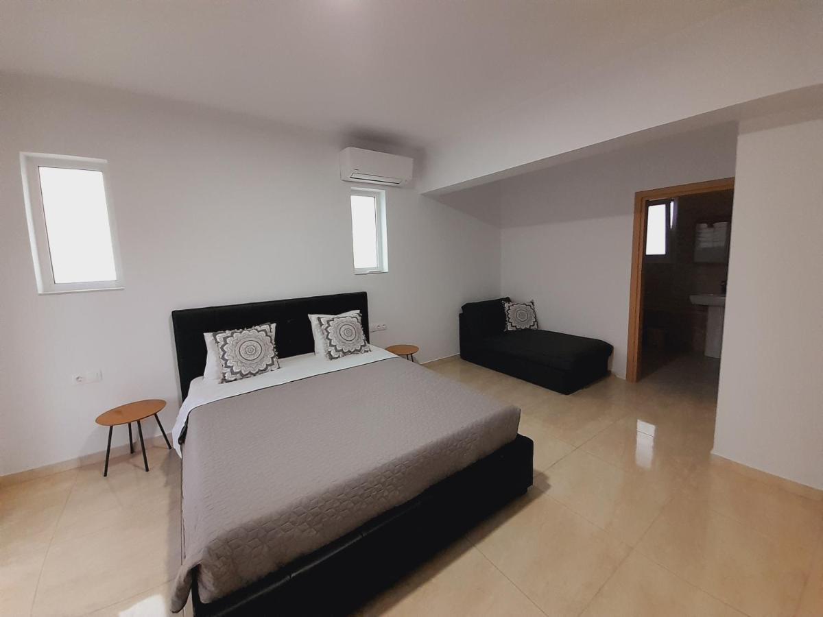Roseberry Studios ฟาลิรากี ภายนอก รูปภาพ